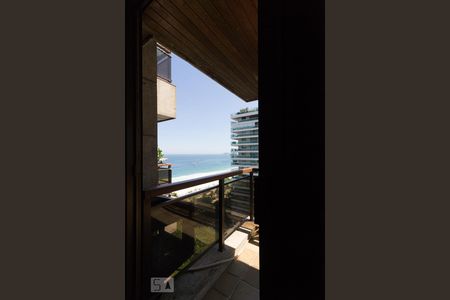 Apartamento à venda com 300m², 4 quartos e 3 vagas Apartamento à venda com 300m², 4 quartos e 3 vagasSuíte