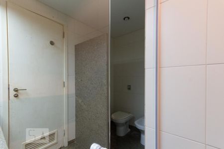 Apartamento à venda com 300m², 4 quartos e 3 vagas Apartamento à venda com 300m², 4 quartos e 3 vagasBanheiro (Suíte)