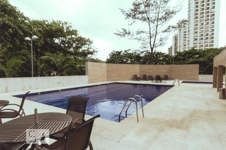 Apartamento à venda com 300m², 4 quartos e 3 vagas Apartamento à venda com 300m², 4 quartos e 3 vagasPiscina