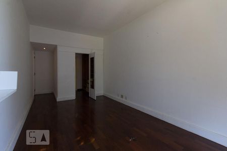 Apartamento à venda com 300m², 4 quartos e 3 vagas Apartamento à venda com 300m², 4 quartos e 3 vagasSuíte