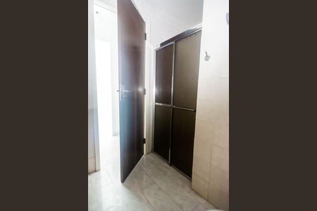 Banheiro de apartamento para alugar com 3 quartos, 81m² em Floresta, Porto Alegre