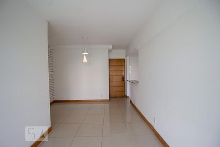 Sala de apartamento para alugar com 3 quartos, 80m² em Recreio dos Bandeirantes, Rio de Janeiro