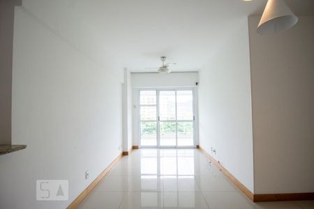 Sala de apartamento à venda com 3 quartos, 80m² em Recreio dos Bandeirantes, Rio de Janeiro