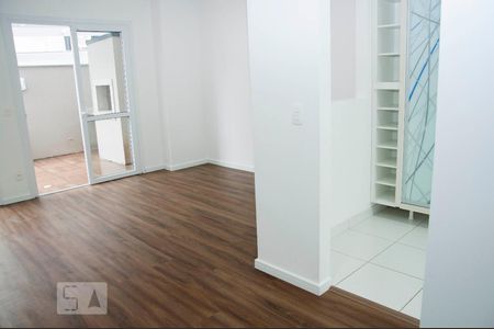 Casa de condomínio à venda com 202m², 4 quartos e 2 vagasSala