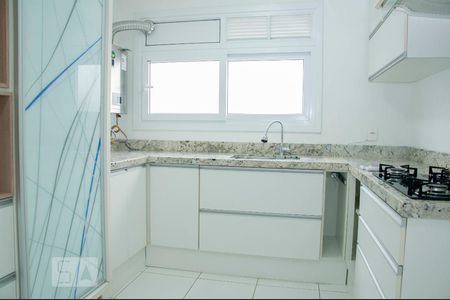 Casa de condomínio à venda com 202m², 4 quartos e 2 vagasCozinha