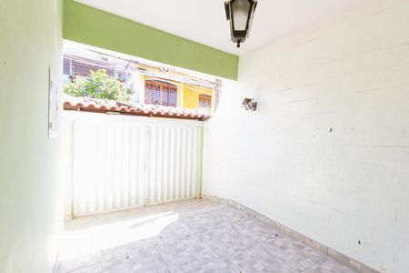 Garagem de casa para alugar com 3 quartos, 130m² em Taquara, Rio de Janeiro