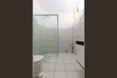 Banheiro de kitnet/studio para alugar com 1 quarto, 30m² em Bela Vista, São Paulo