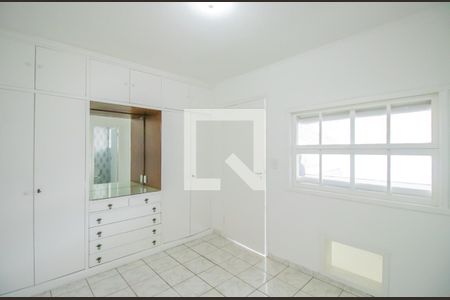 Casa à venda com 460m², 7 quartos e 5 vagas Casa à venda com 460m², 7 quartos e 5 vagasSuíte - Fundos