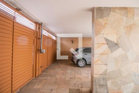 Casa à venda com 460m², 7 quartos e 5 vagas Casa à venda com 460m², 7 quartos e 5 vagasGaragem