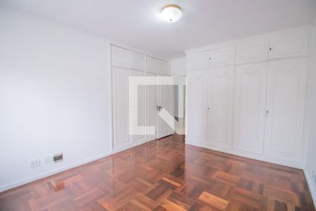 Casa à venda com 460m², 7 quartos e 5 vagas Casa à venda com 460m², 7 quartos e 5 vagasQuarto 2