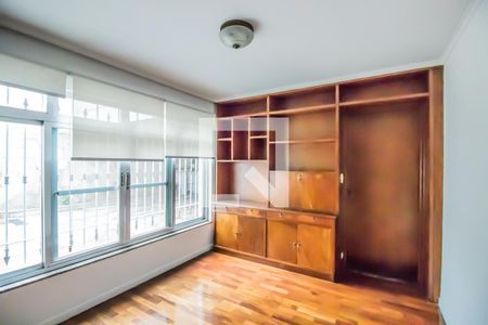 Casa à venda com 460m², 7 quartos e 5 vagas Casa à venda com 460m², 7 quartos e 5 vagasEscritório