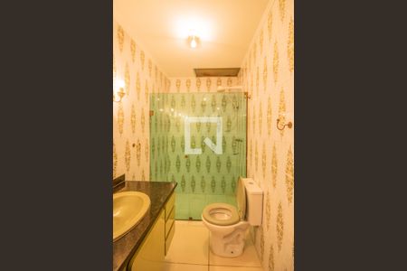 Casa à venda com 460m², 7 quartos e 5 vagas Casa à venda com 460m², 7 quartos e 5 vagasBanheiro 2- Fundos