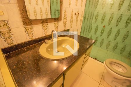 Casa à venda com 460m², 7 quartos e 5 vagas Casa à venda com 460m², 7 quartos e 5 vagasBanheiro 2- Fundos