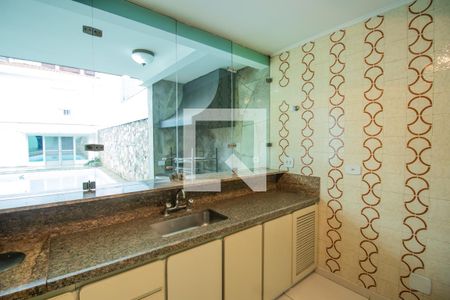 Casa à venda com 460m², 7 quartos e 5 vagas Casa à venda com 460m², 7 quartos e 5 vagasCozinha - Fundos