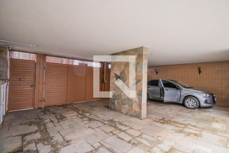 Casa à venda com 460m², 7 quartos e 5 vagas Casa à venda com 460m², 7 quartos e 5 vagasGaragem