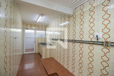 Casa à venda com 460m², 7 quartos e 5 vagas Casa à venda com 460m², 7 quartos e 5 vagasÁrea de Serviço