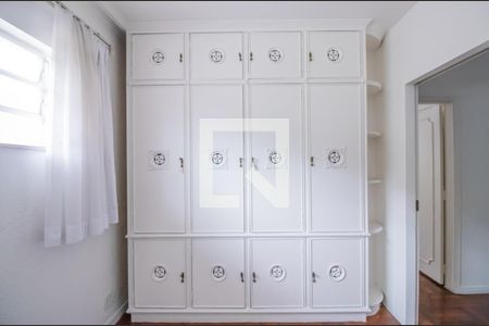 Casa à venda com 460m², 7 quartos e 5 vagas Casa à venda com 460m², 7 quartos e 5 vagasQuarto 3