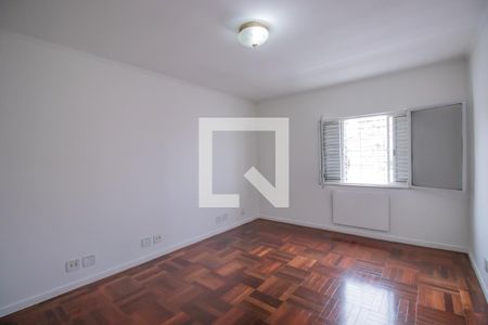 Casa à venda com 460m², 7 quartos e 5 vagas Casa à venda com 460m², 7 quartos e 5 vagasQuarto 2