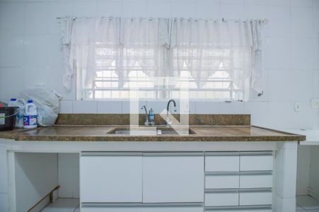 Casa à venda com 460m², 7 quartos e 5 vagas Casa à venda com 460m², 7 quartos e 5 vagasCozinha