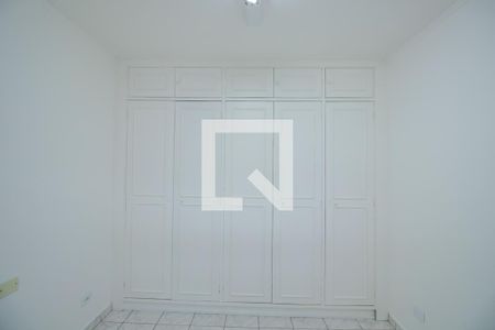 Casa à venda com 460m², 7 quartos e 5 vagas Casa à venda com 460m², 7 quartos e 5 vagasQuarto 2 - Fundos