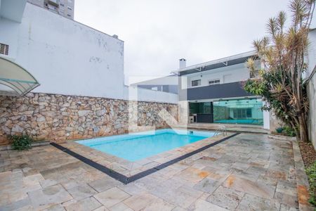 Casa à venda com 460m², 7 quartos e 5 vagas Casa à venda com 460m², 7 quartos e 5 vagasQuintal - Piscina
