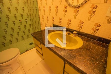 Casa à venda com 460m², 7 quartos e 5 vagas Casa à venda com 460m², 7 quartos e 5 vagasBanheiro 1 - Fundos