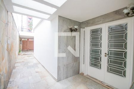 Casa à venda com 460m², 7 quartos e 5 vagas Casa à venda com 460m², 7 quartos e 5 vagasCorredor Lateral