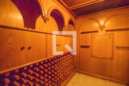 Casa à venda com 460m², 7 quartos e 5 vagas Casa à venda com 460m², 7 quartos e 5 vagasSalão - Fundos