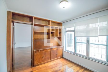 Casa à venda com 460m², 7 quartos e 5 vagas Casa à venda com 460m², 7 quartos e 5 vagasEscritório