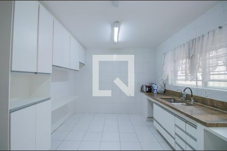 Casa à venda com 460m², 7 quartos e 5 vagas Casa à venda com 460m², 7 quartos e 5 vagasCozinha