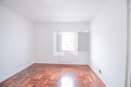 Casa à venda com 460m², 7 quartos e 5 vagas Casa à venda com 460m², 7 quartos e 5 vagasQuarto 2