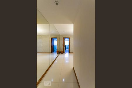 Hall de Apartamento com 2 quartos, 79m² Leblon