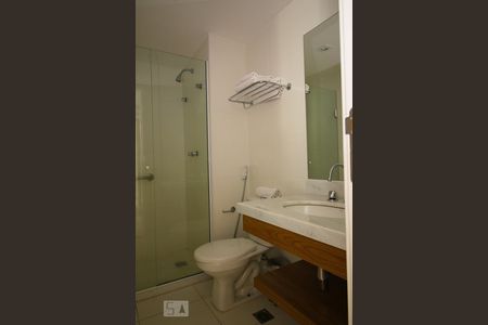 Apartamento para alugar com 67m², 2 quartos e 1 vagaBanheiro da Suite 2