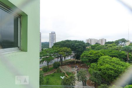 Vista da janela da sala de apartamento para alugar com 2 quartos, 60m² em Vila do Encontro, São Paulo