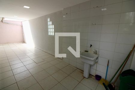 Casa de condomínio à venda com 240m², 3 quartos e 1 vaga Casa de condomínio à venda com 240m², 3 quartos e 1 vagaÁrea de Serviço