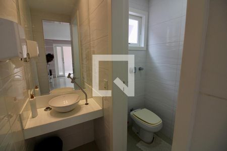 Casa de condomínio à venda com 240m², 3 quartos e 1 vaga Casa de condomínio à venda com 240m², 3 quartos e 1 vagaLavabo