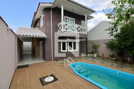 Casa de condomínio à venda com 240m², 3 quartos e 1 vaga Casa de condomínio à venda com 240m², 3 quartos e 1 vagaFachada