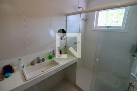 Casa de condomínio à venda com 240m², 3 quartos e 1 vaga Casa de condomínio à venda com 240m², 3 quartos e 1 vagaBanheiro da Suíte