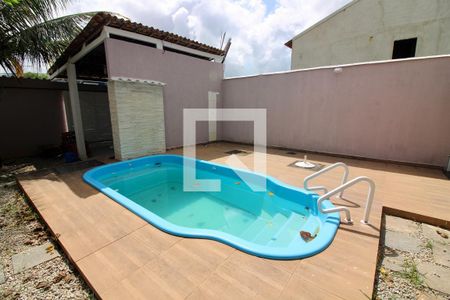 Casa de condomínio à venda com 240m², 3 quartos e 1 vaga Casa de condomínio à venda com 240m², 3 quartos e 1 vagaPiscina