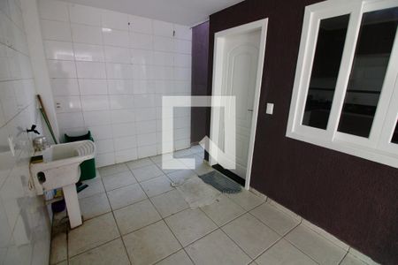 Casa de condomínio à venda com 240m², 3 quartos e 1 vaga Casa de condomínio à venda com 240m², 3 quartos e 1 vagaÁrea de Serviço