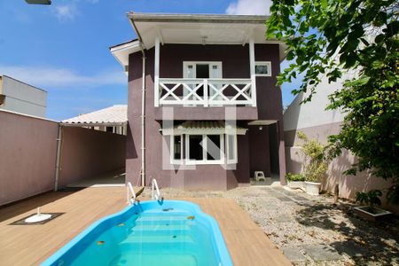 Casa de condomínio à venda com 240m², 3 quartos e 1 vaga Casa de condomínio à venda com 240m², 3 quartos e 1 vagaPiscina