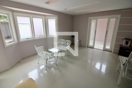 Casa de condomínio à venda com 240m², 3 quartos e 1 vaga Casa de condomínio à venda com 240m², 3 quartos e 1 vagaSala