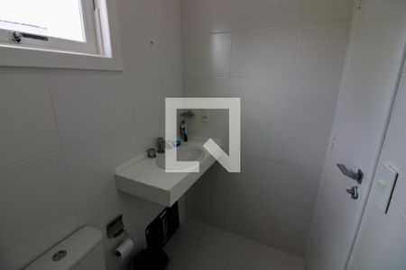 Casa de condomínio à venda com 240m², 3 quartos e 1 vaga Casa de condomínio à venda com 240m², 3 quartos e 1 vagaBanheiro Social