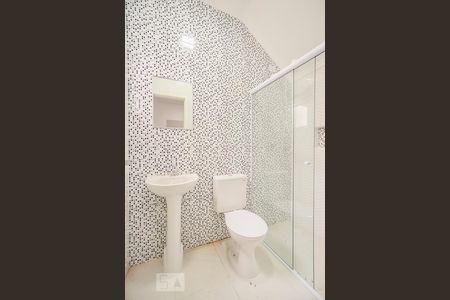 Banheiro de kitnet/studio para alugar com 1 quarto, 35m² em Parque da Mooca, São Paulo