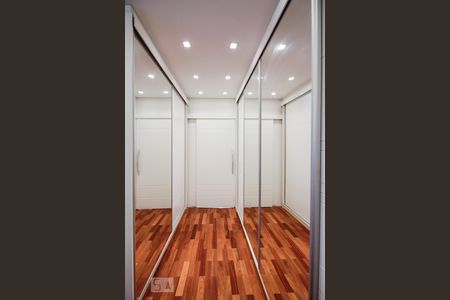 Casa de condomínio à venda com 350m², 4 quartos e 4 vagasSuíte Superior