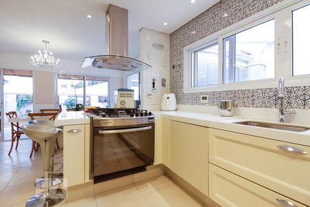 Casa de condomínio à venda com 350m², 4 quartos e 4 vagasCozinha