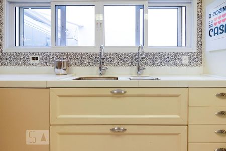 Casa de condomínio à venda com 350m², 4 quartos e 4 vagasCozinha