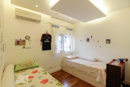 Casa de condomínio à venda com 350m², 4 quartos e 4 vagasQuarto 1