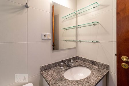Apartamento à venda com 130m², 3 quartos e 3 vagasBanheiro da Suíte 2