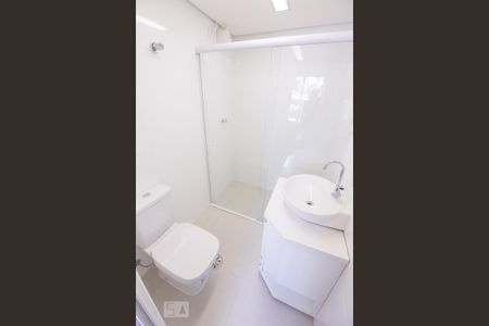Banheiro de apartamento para alugar com 1 quarto, 54m² em Barra Funda, São Paulo